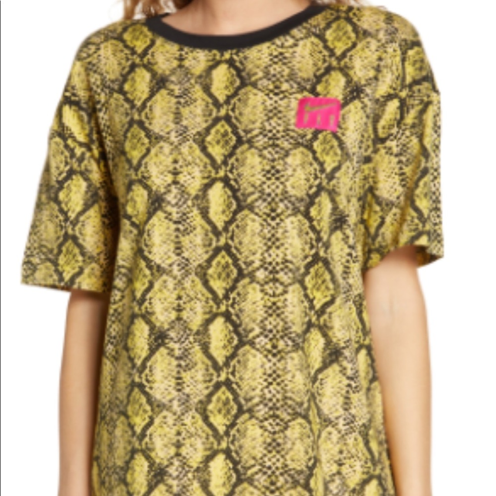 Nike Snakeskin Print Oversize T-shirt